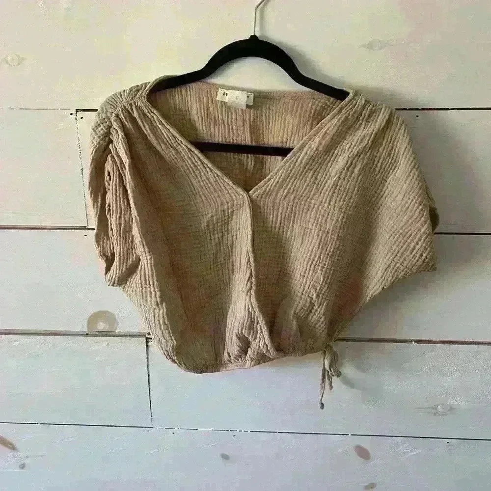 Be Divine NYC cropped top, size large, taupe colored, casual top, EUC